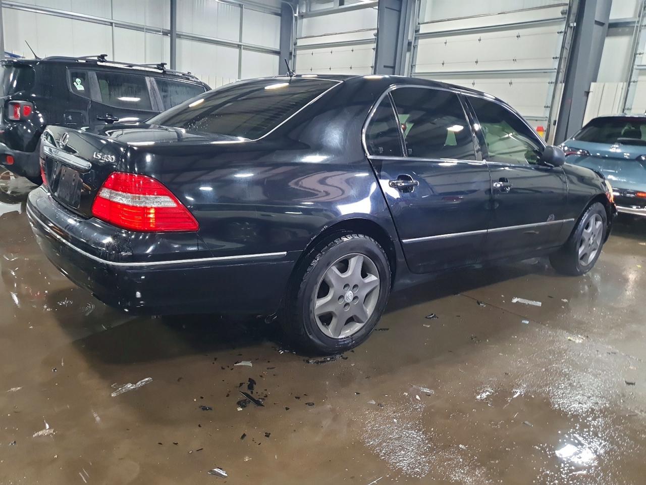 2004 LEXUS LS 430 photo 3