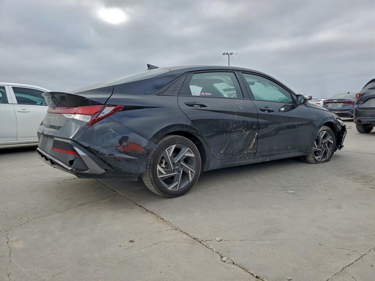 2025 HYUNDAI ELANTRA SEL SPORT photo 3