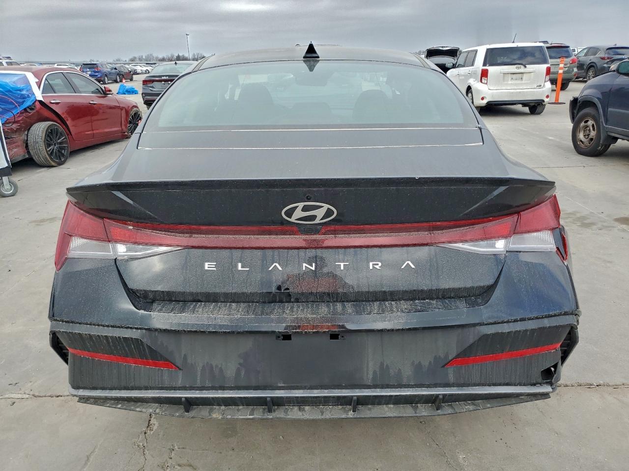 2025 HYUNDAI ELANTRA SEL SPORT photo 6