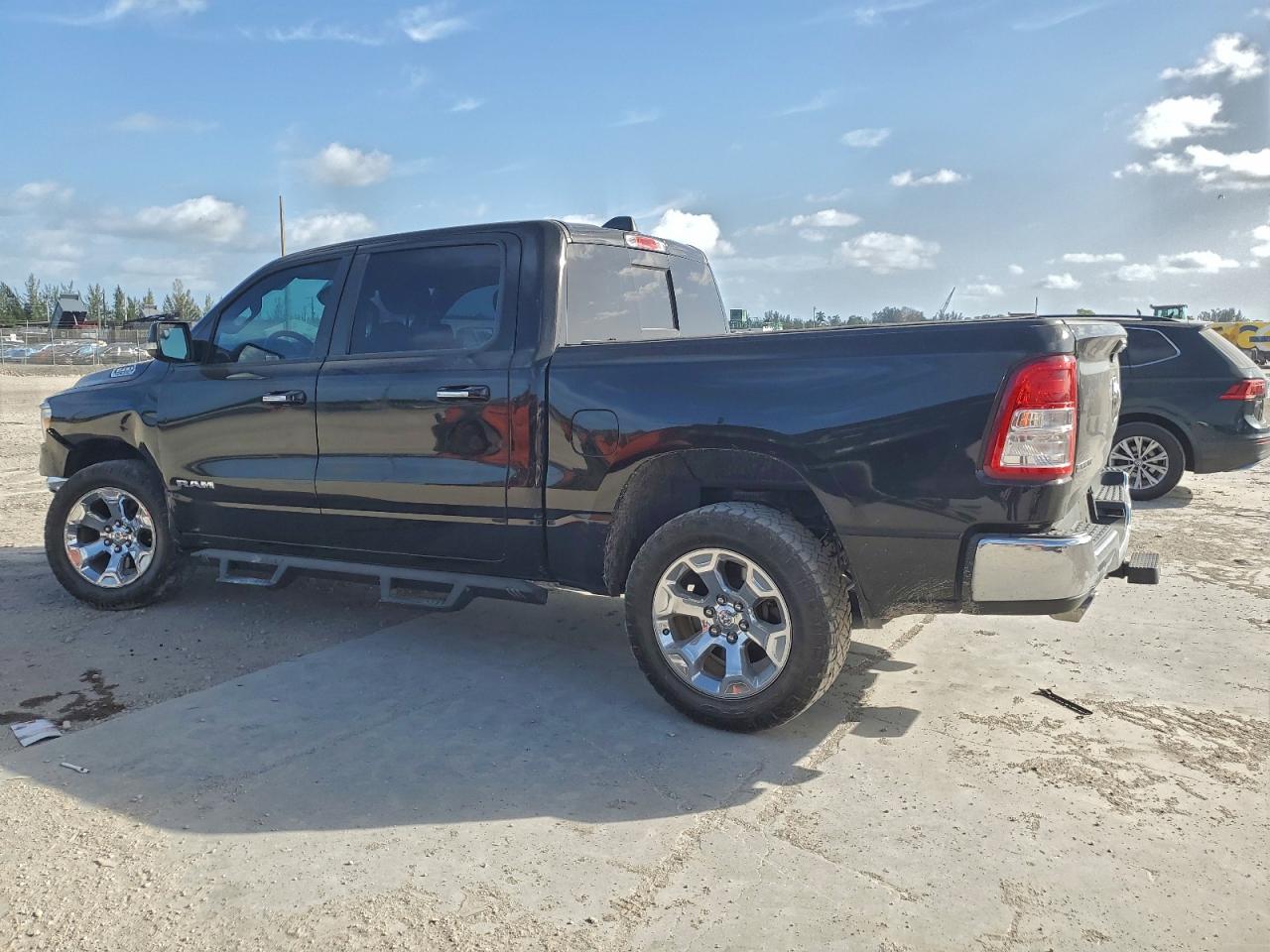 2019 RAM 1500 BIG HORN/LONE STAR photo 2