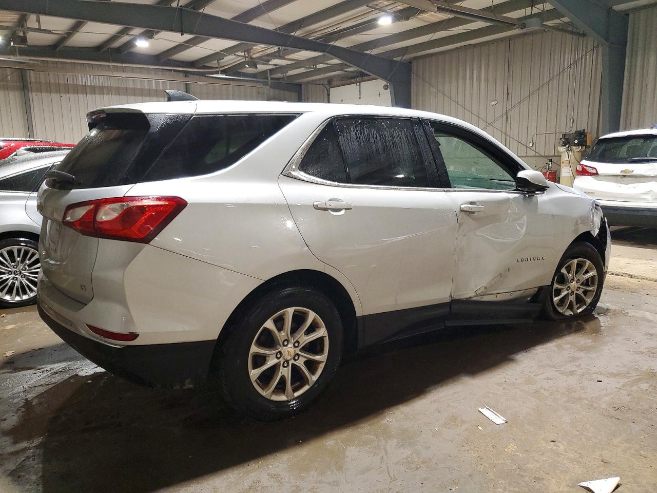 2019 CHEVROLET EQUINOX LT photo 3