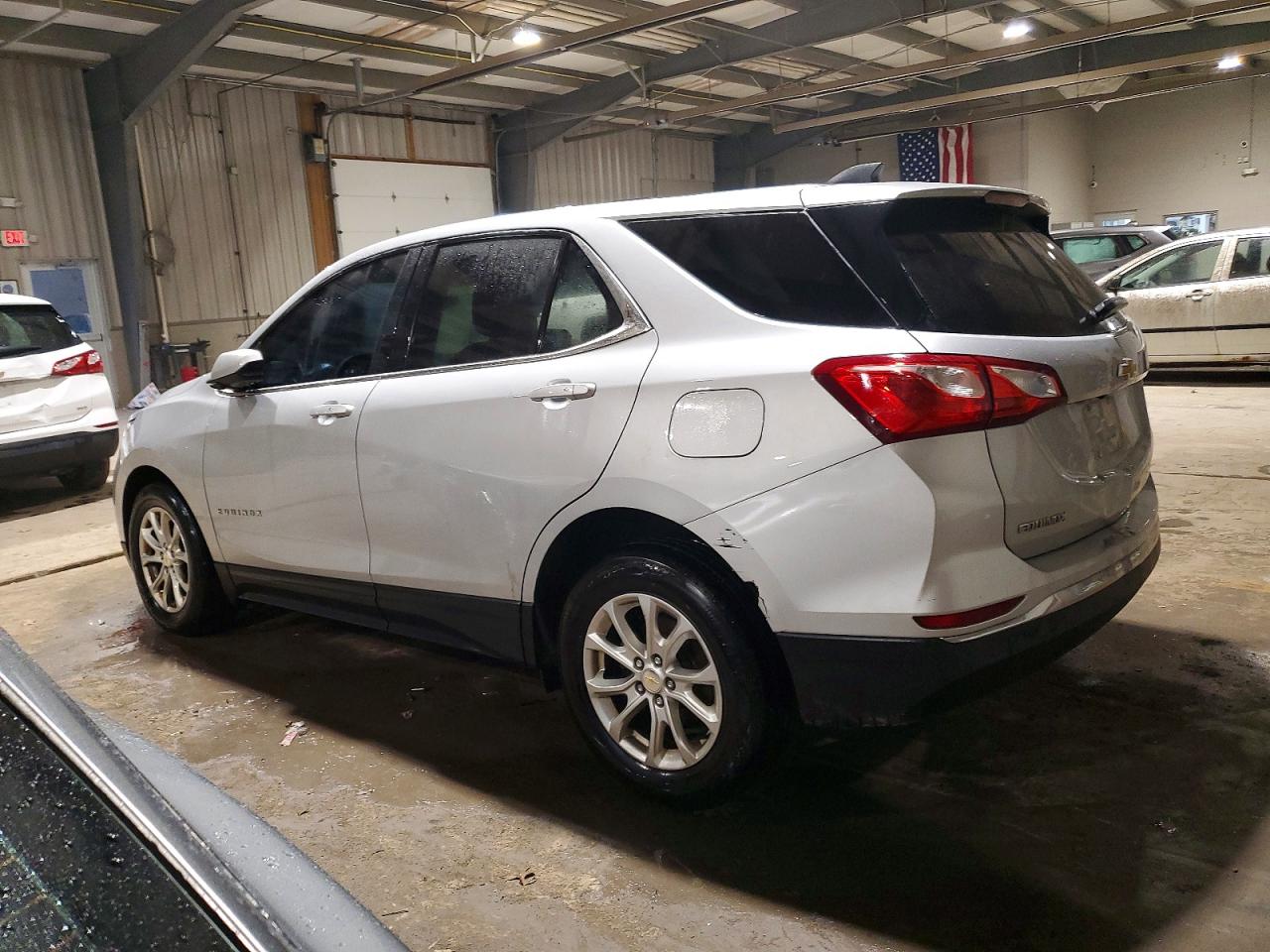 2019 CHEVROLET EQUINOX LT photo 2