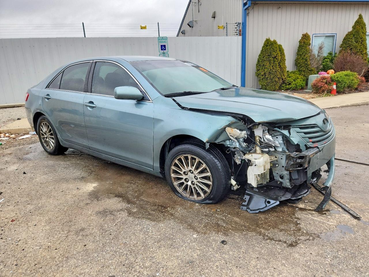 2009 TOYOTA CAMRY BASE photo 4