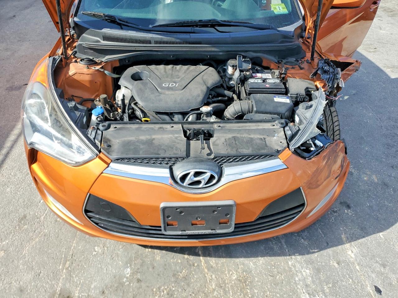 2016 HYUNDAI VELOSTER photo 11