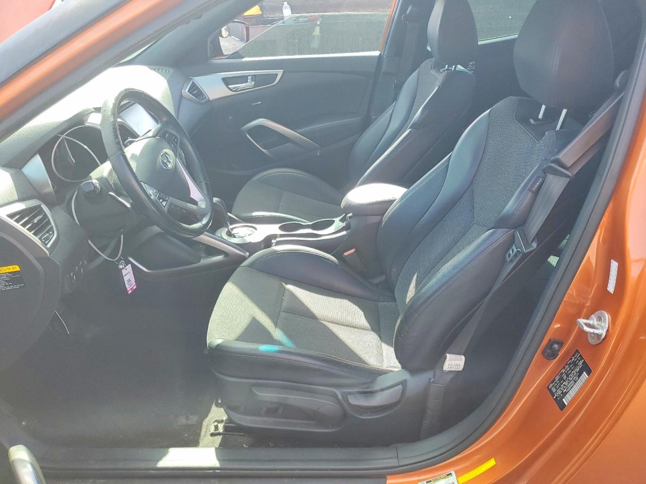 2016 HYUNDAI VELOSTER photo 7