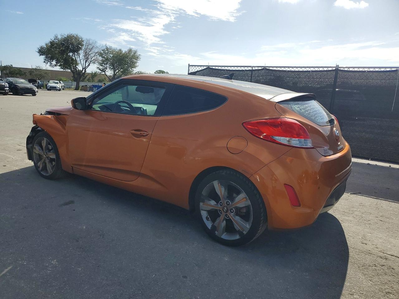 2016 HYUNDAI VELOSTER photo 2