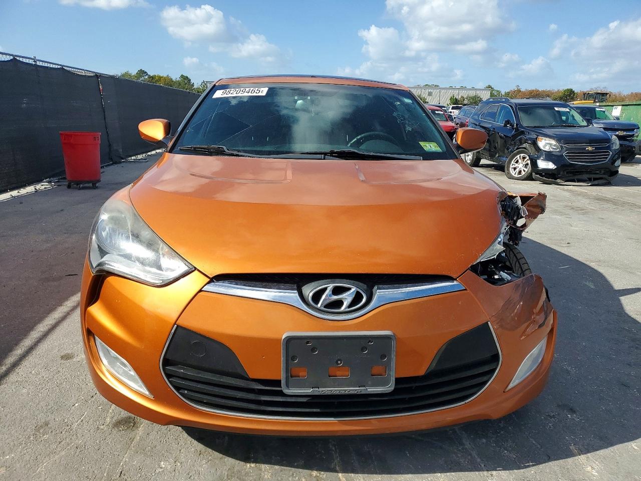 2016 HYUNDAI VELOSTER photo 5