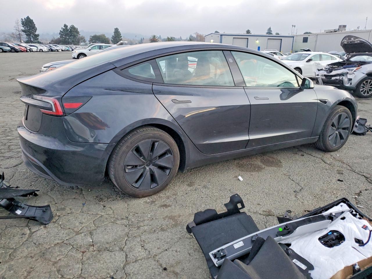 2024 TESLA MODEL 3 photo 3