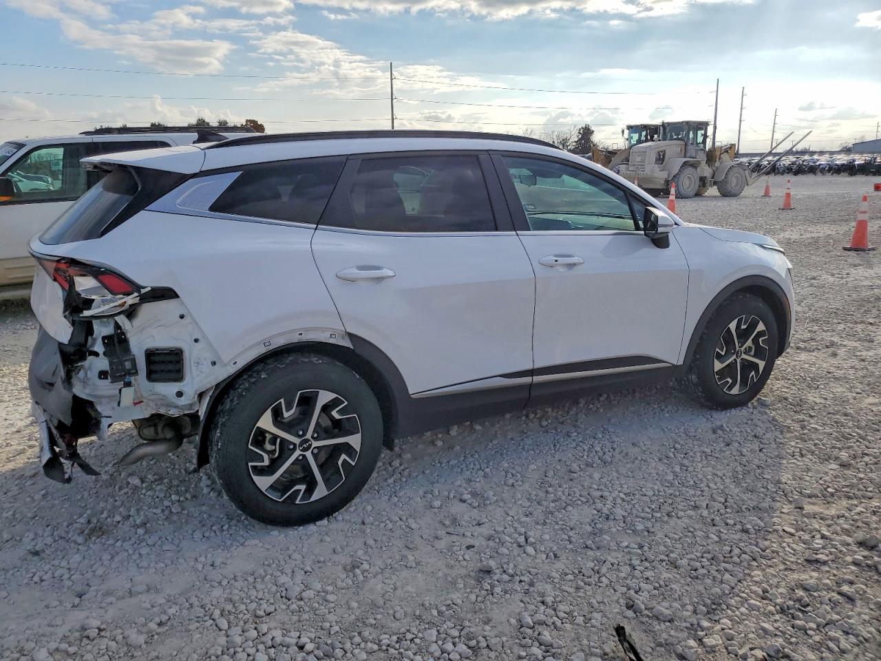 2025 KIA SPORTAGE EX photo 3