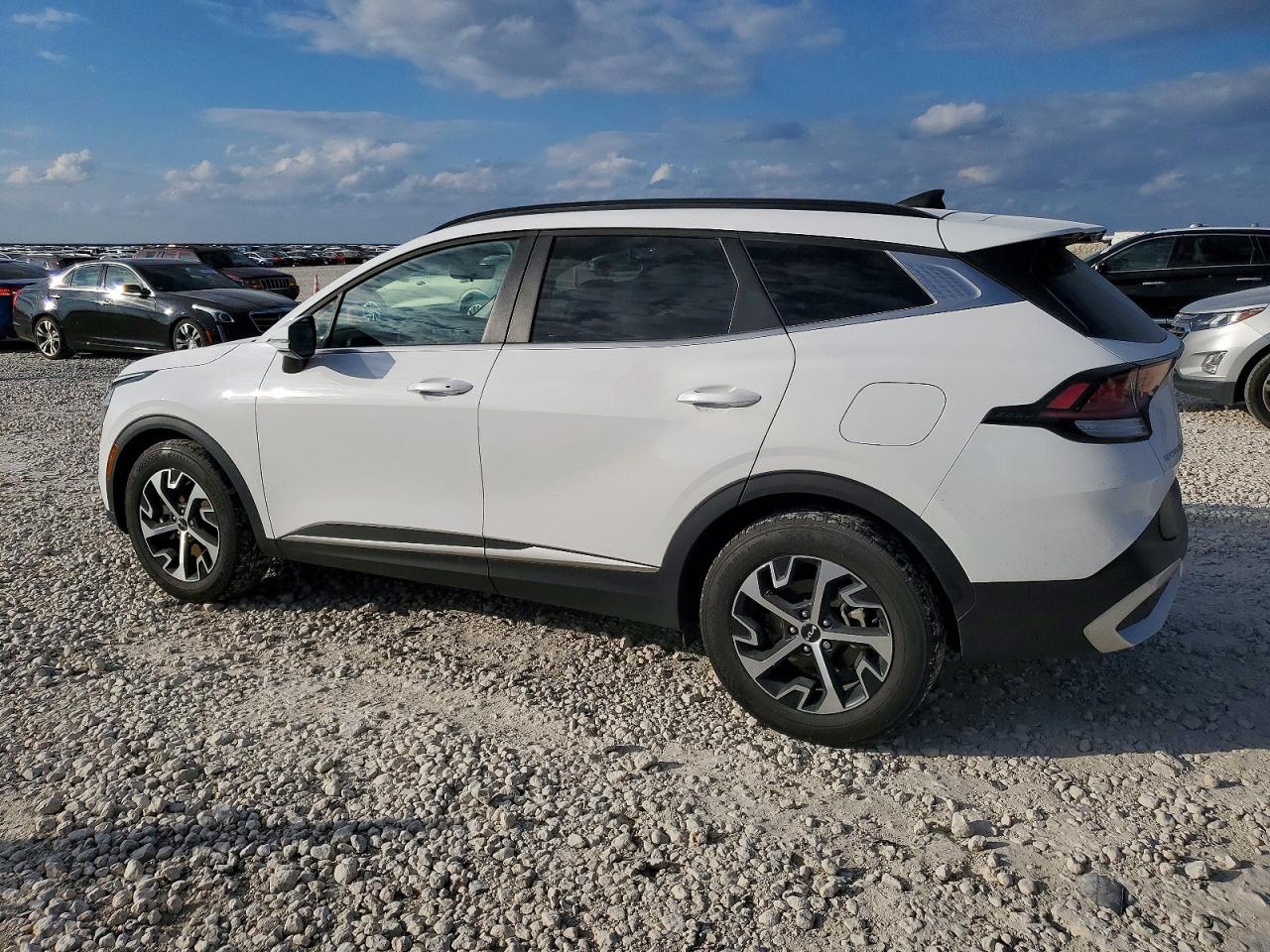 2025 KIA SPORTAGE EX photo 2