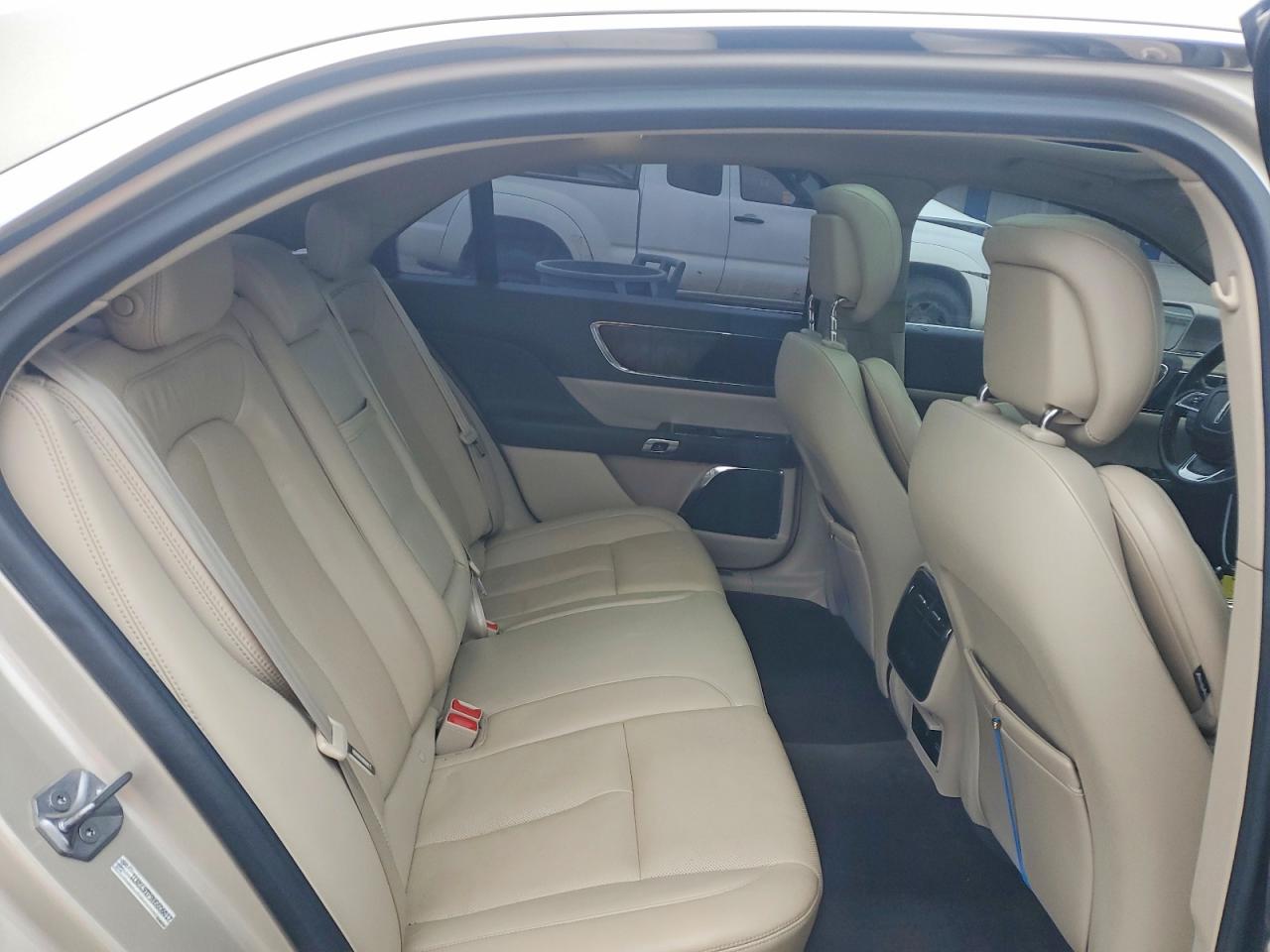 2017 LINCOLN CONTINENTAL SELECT photo 28