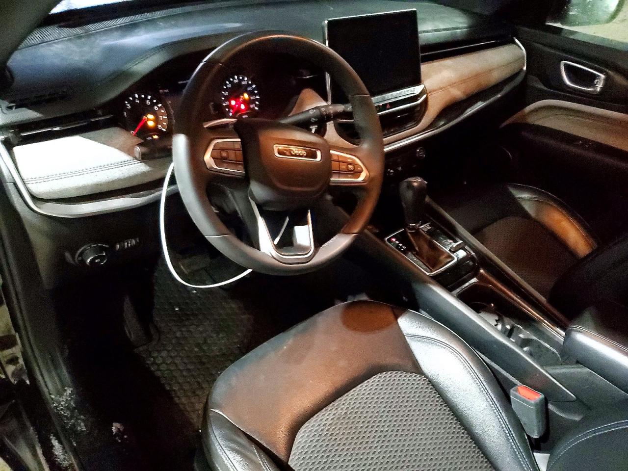 2024 JEEP COMPASS LATITUDE photo 8