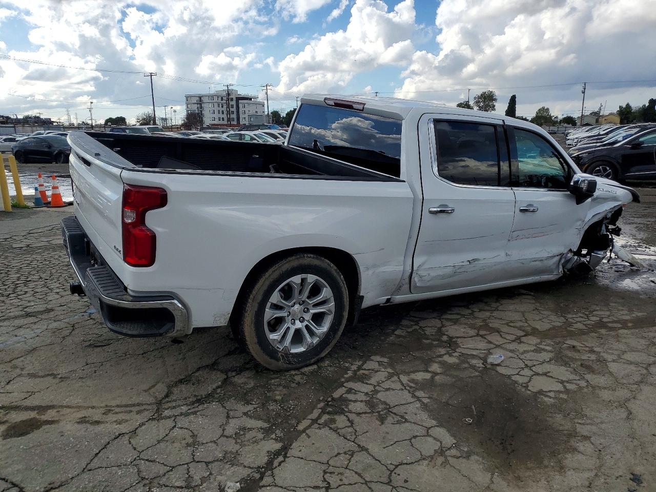 2023 CHEVROLET SILVERADO C1500 LTZ photo 3