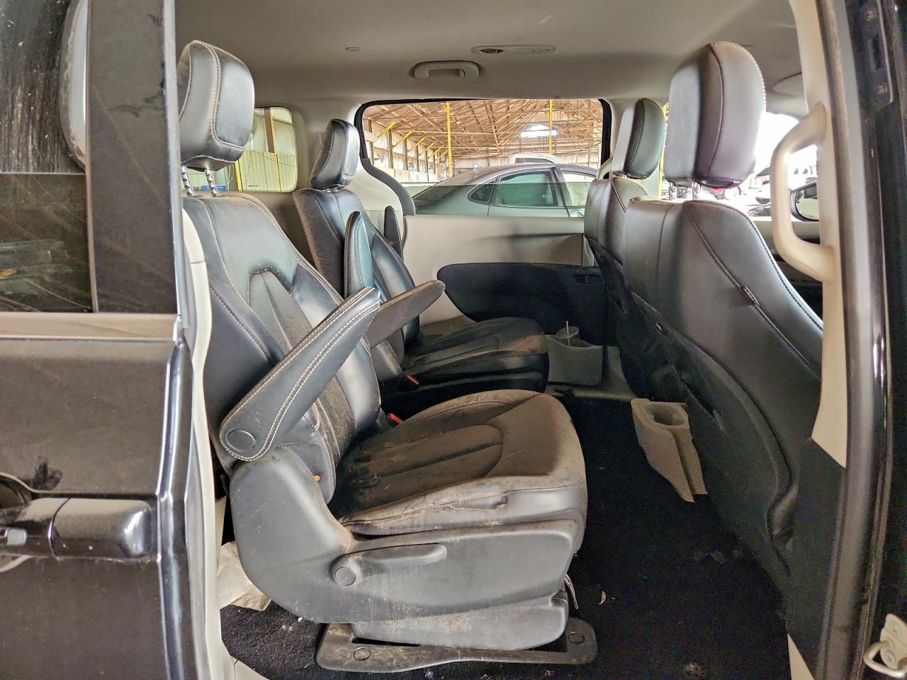 2023 CHRYSLER PACIFICA HYBRID TOURING L photo 21