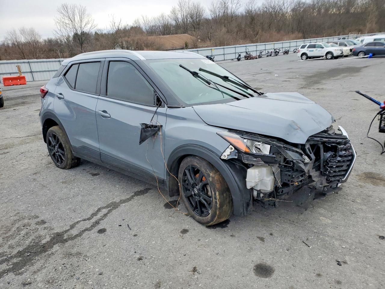 2021 NISSAN KICKS SV photo 4