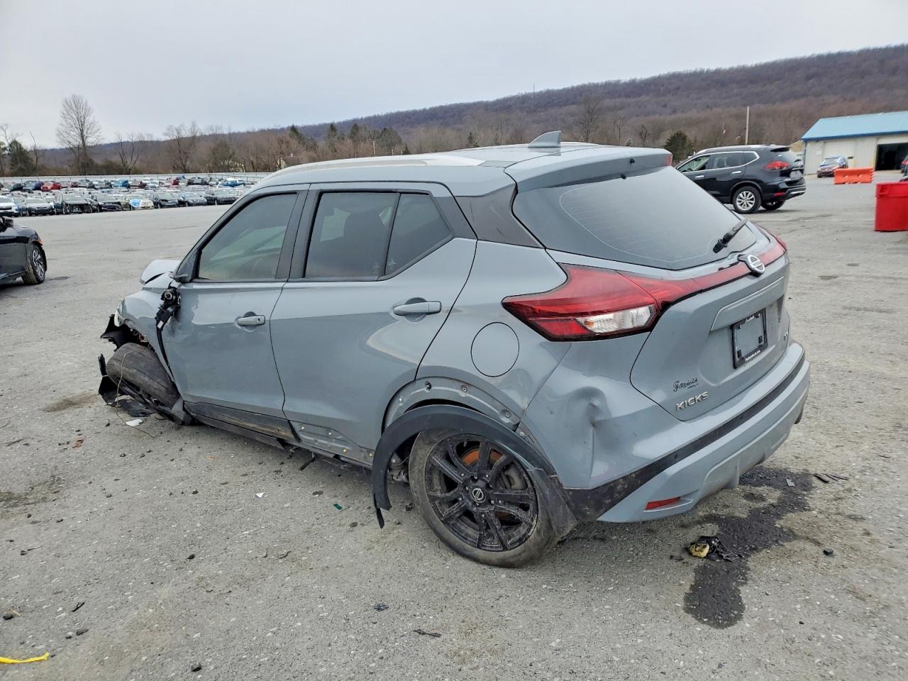 2021 NISSAN KICKS SV photo 2