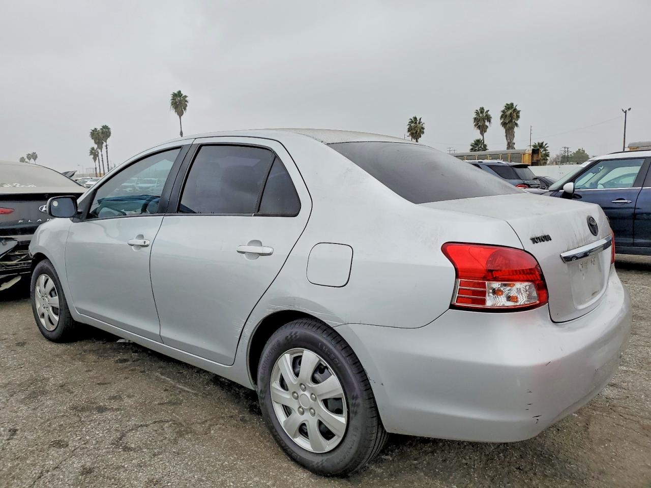 2007 TOYOTA YARIS photo 2