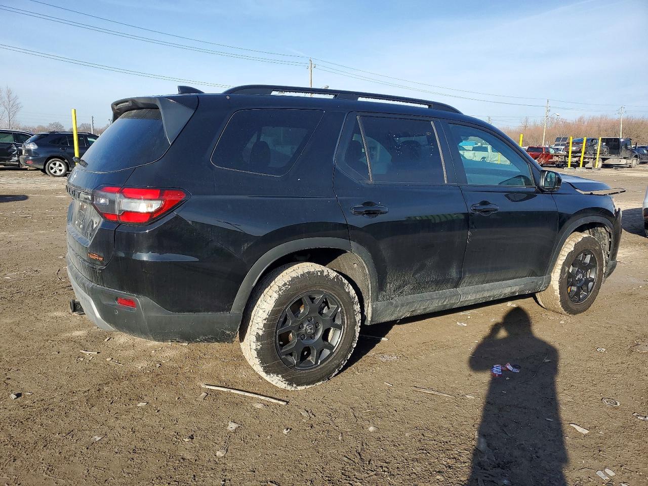 2025 HONDA PILOT TRAILSPORT photo 3