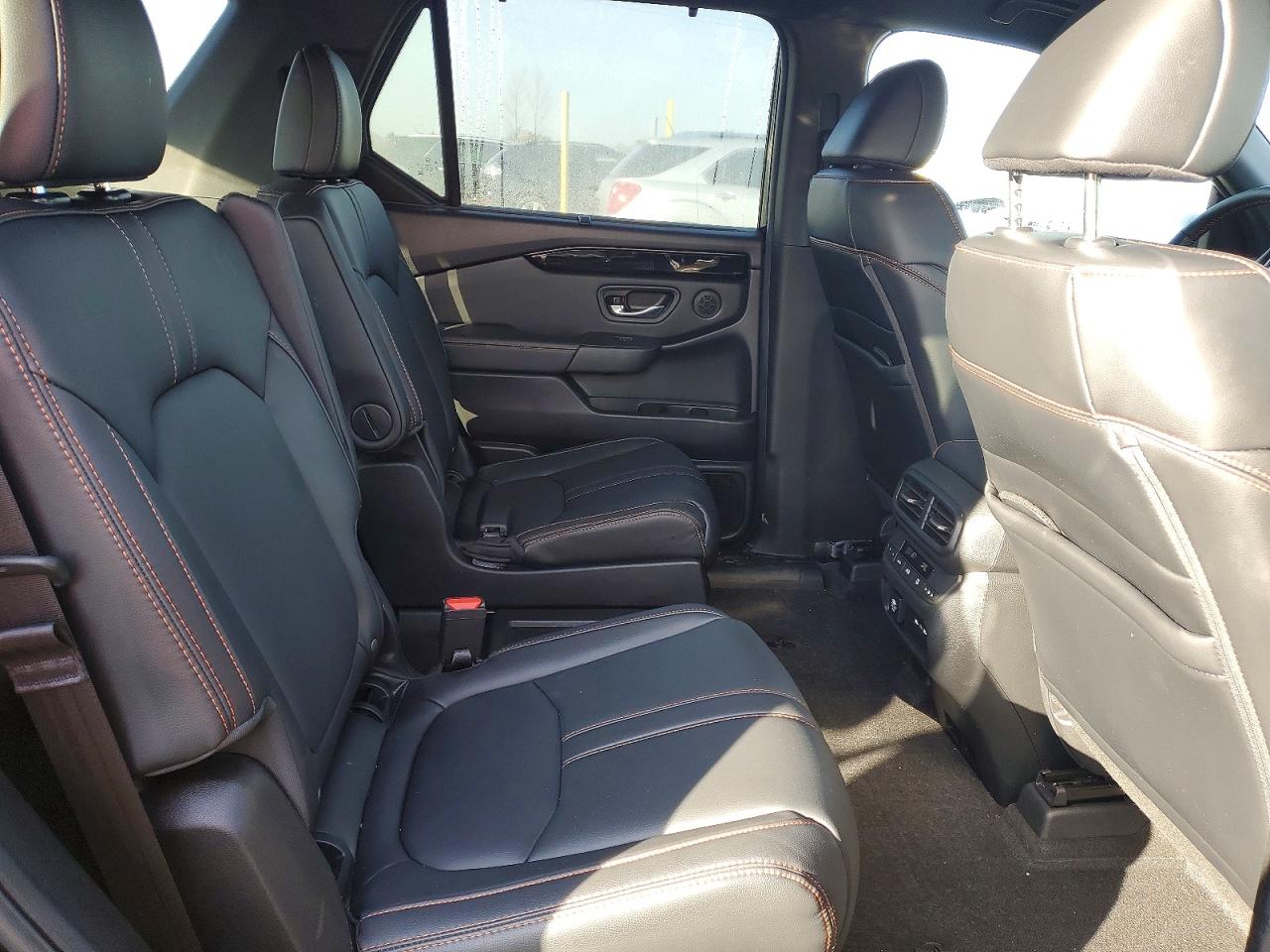 2025 HONDA PILOT TRAILSPORT photo 11