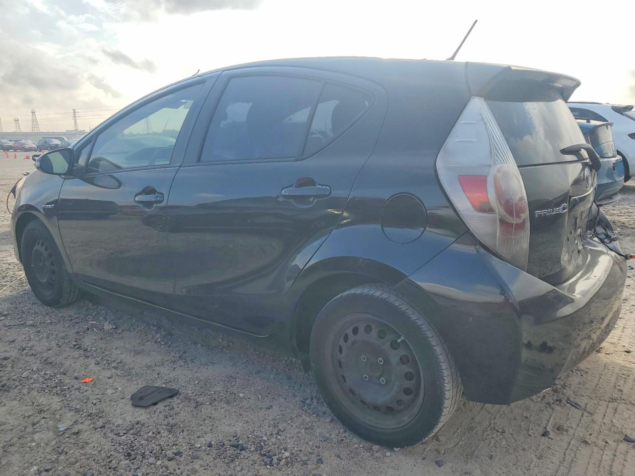 2014 TOYOTA PRIUS C photo 2