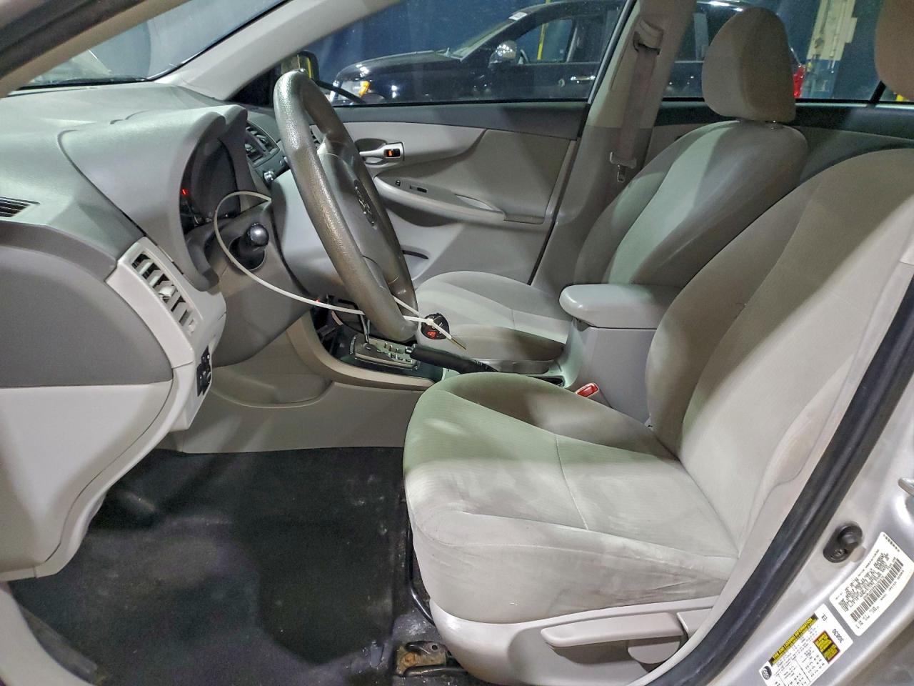 2010 TOYOTA COROLLA BASE photo 7