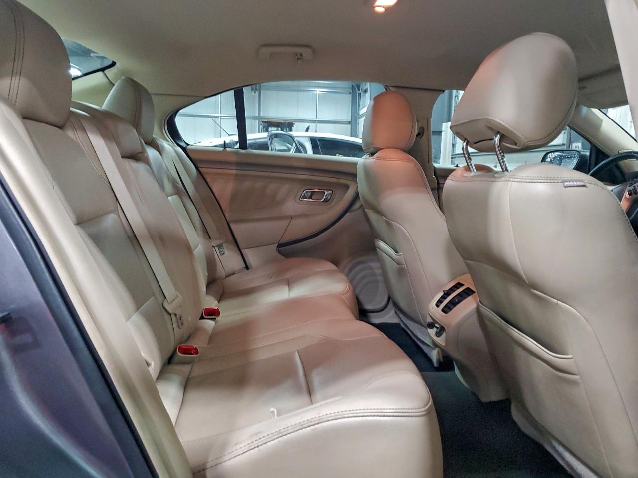 2014 FORD TAURUS SEL photo 10