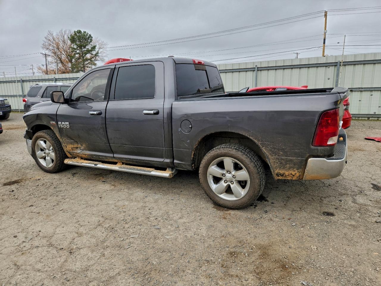 2015 RAM 1500 SLT photo 2