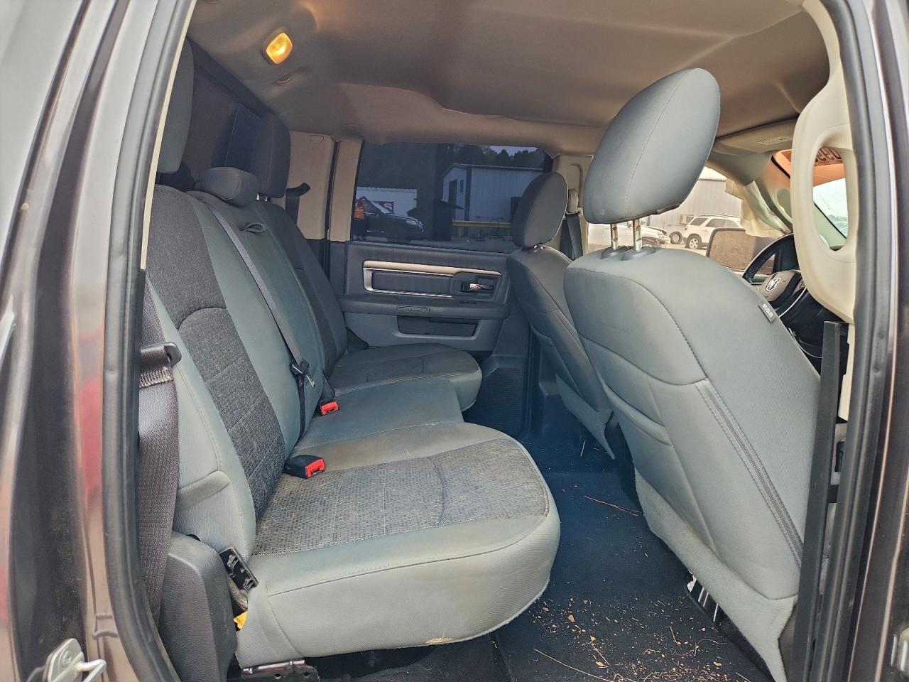 2015 RAM 1500 SLT photo 10