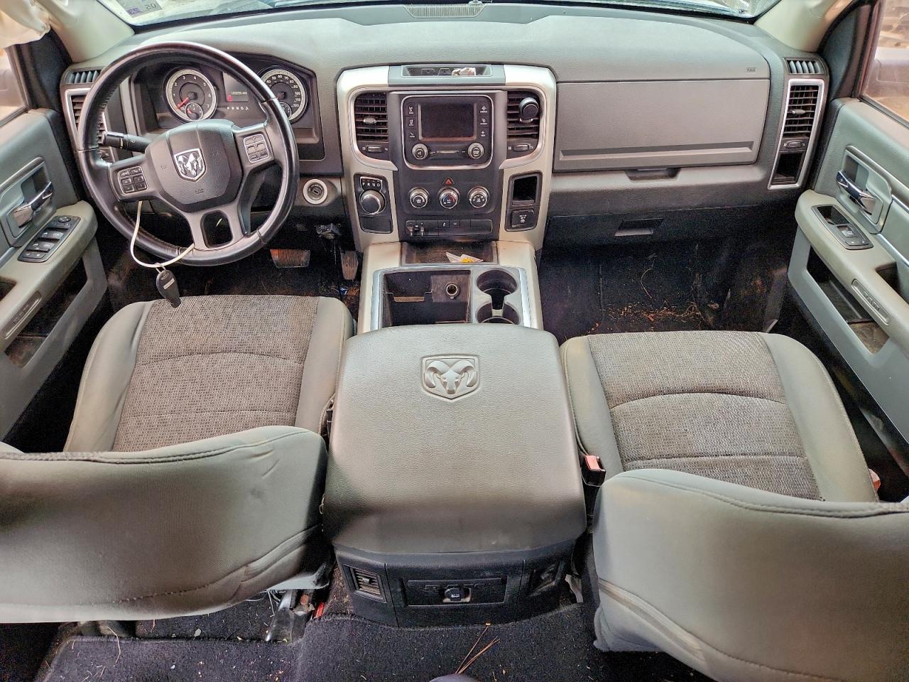 2015 RAM 1500 SLT photo 8