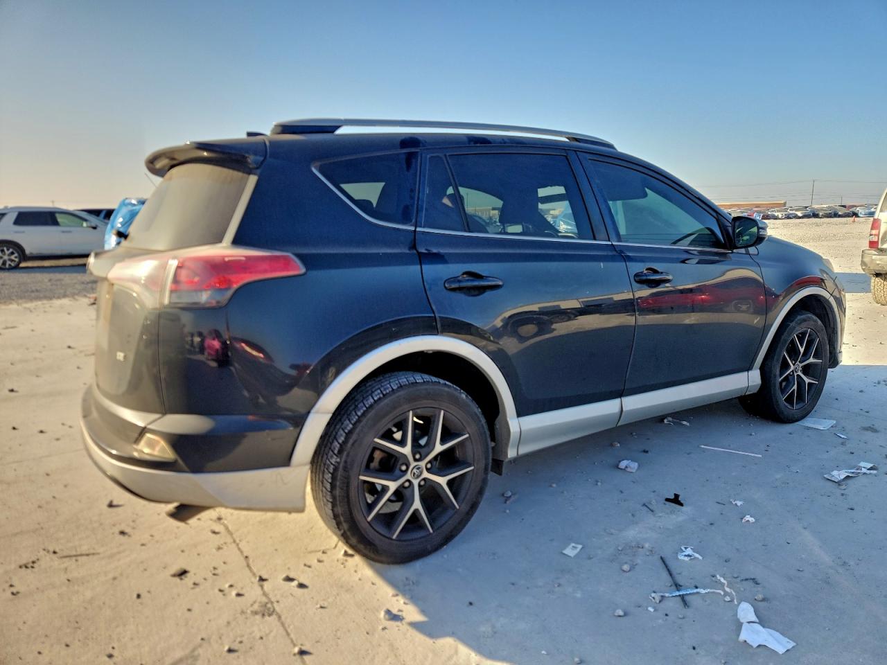 2016 TOYOTA RAV4 SE photo 3