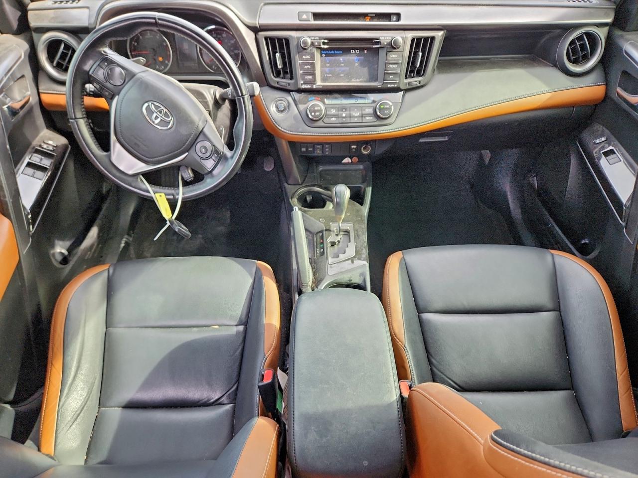2016 TOYOTA RAV4 SE photo 8