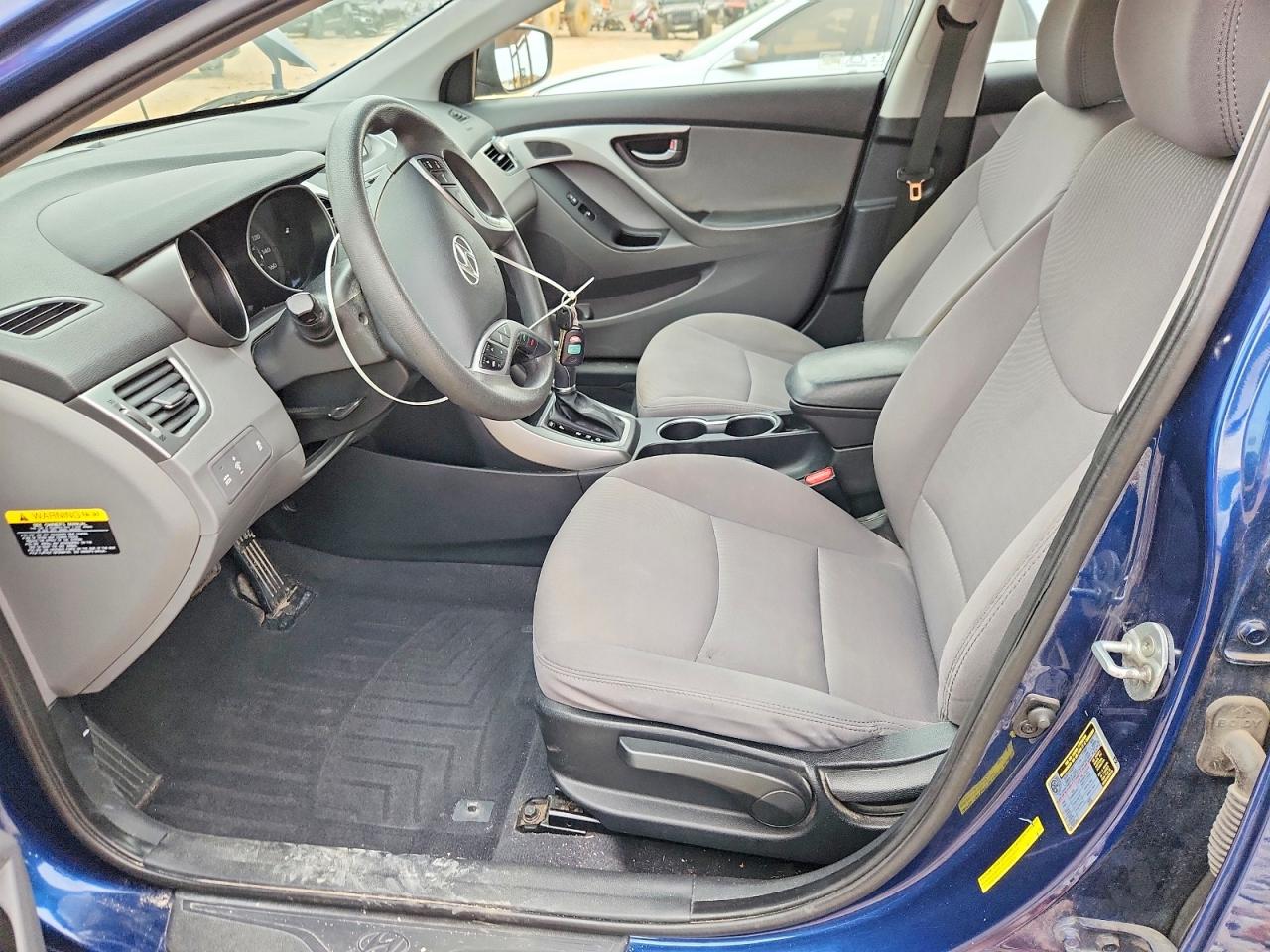 2016 HYUNDAI ELANTRA SE photo 7