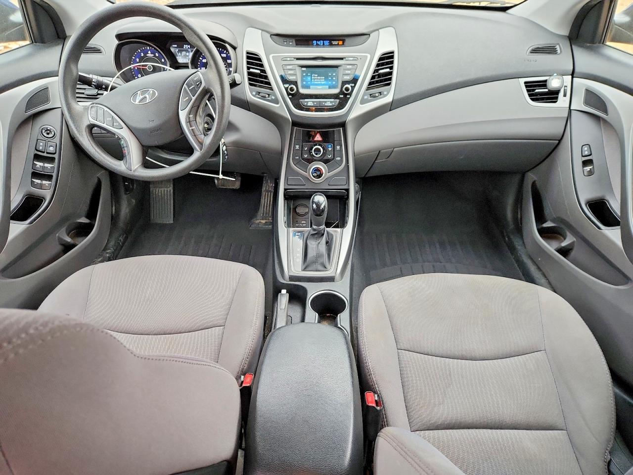 2016 HYUNDAI ELANTRA SE photo 8