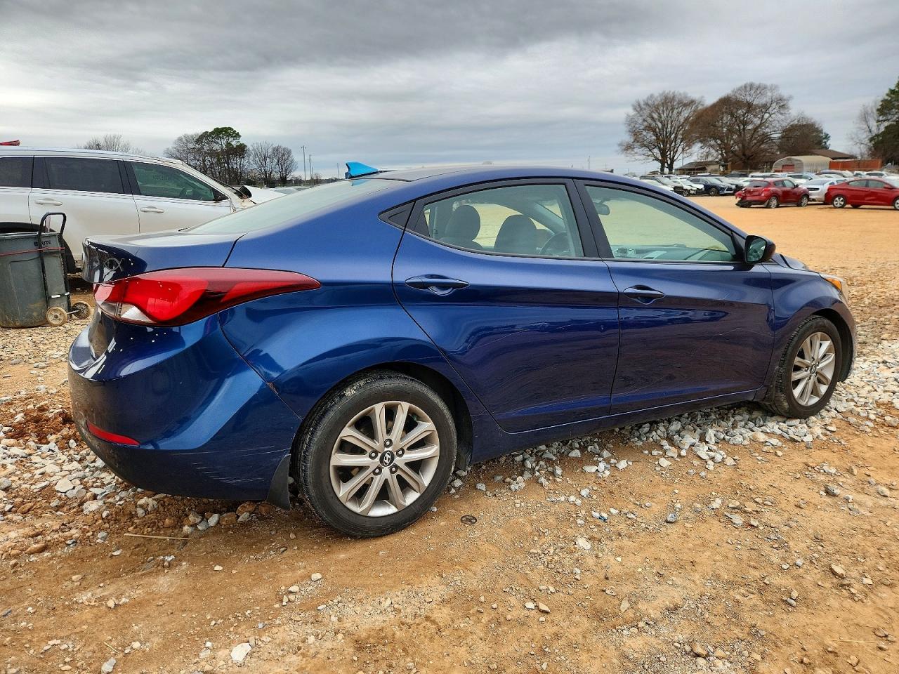 2016 HYUNDAI ELANTRA SE photo 3