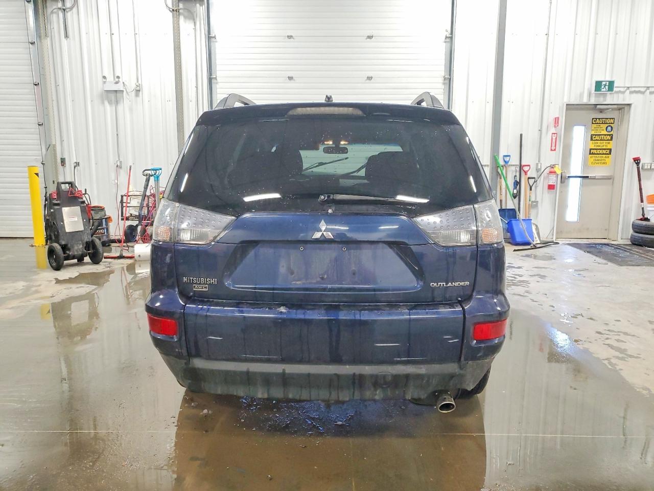 2013 MITSUBISHI OUTLANDER ES photo 6