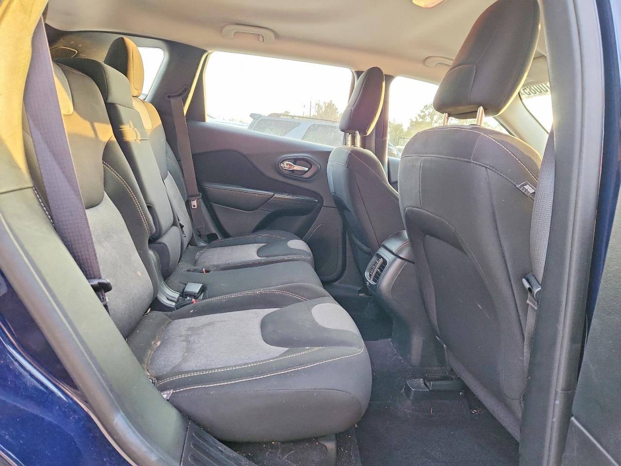 2016 JEEP CHEROKEE SPORT photo 10