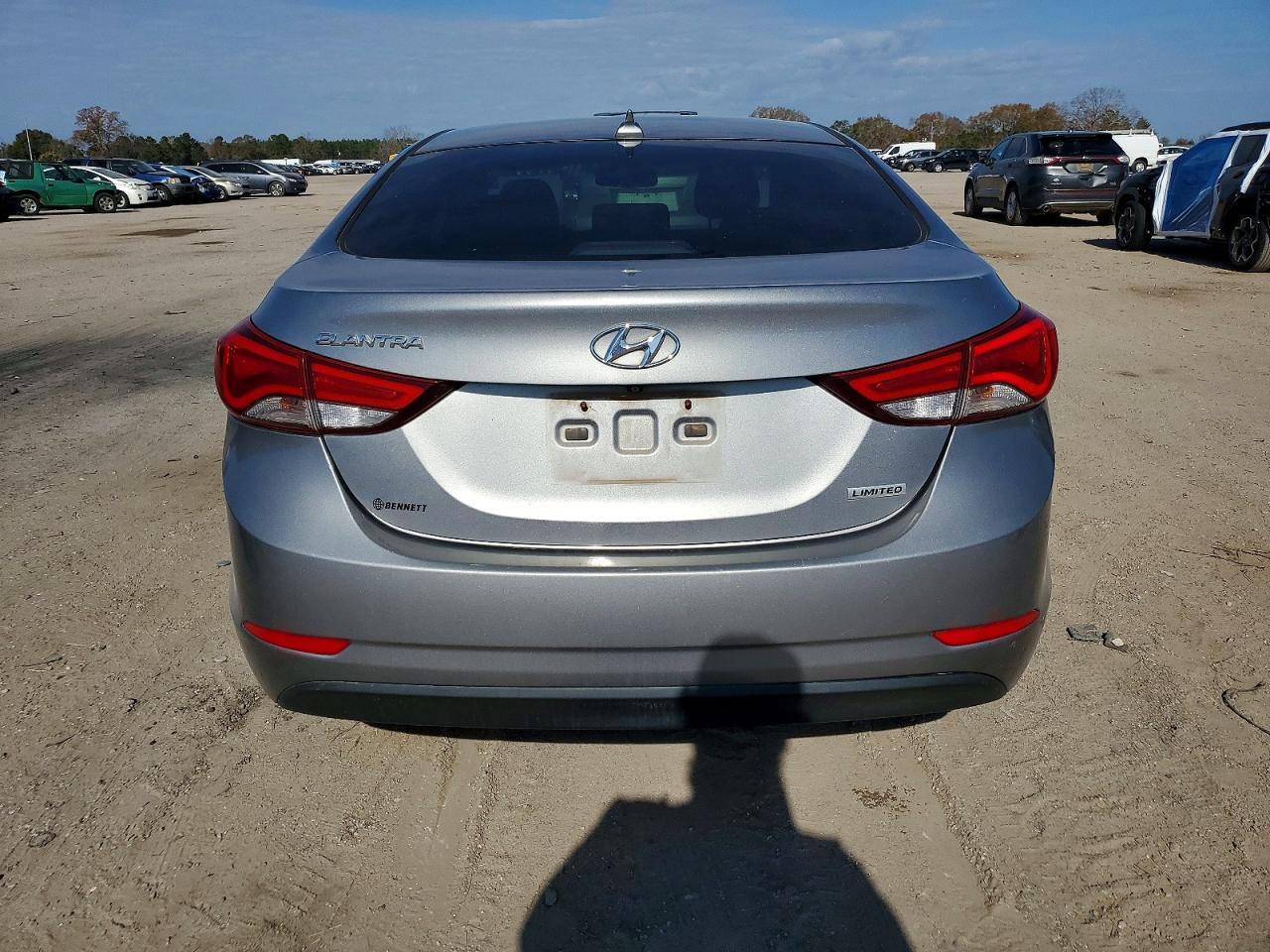 2015 HYUNDAI ELANTRA SE photo 6