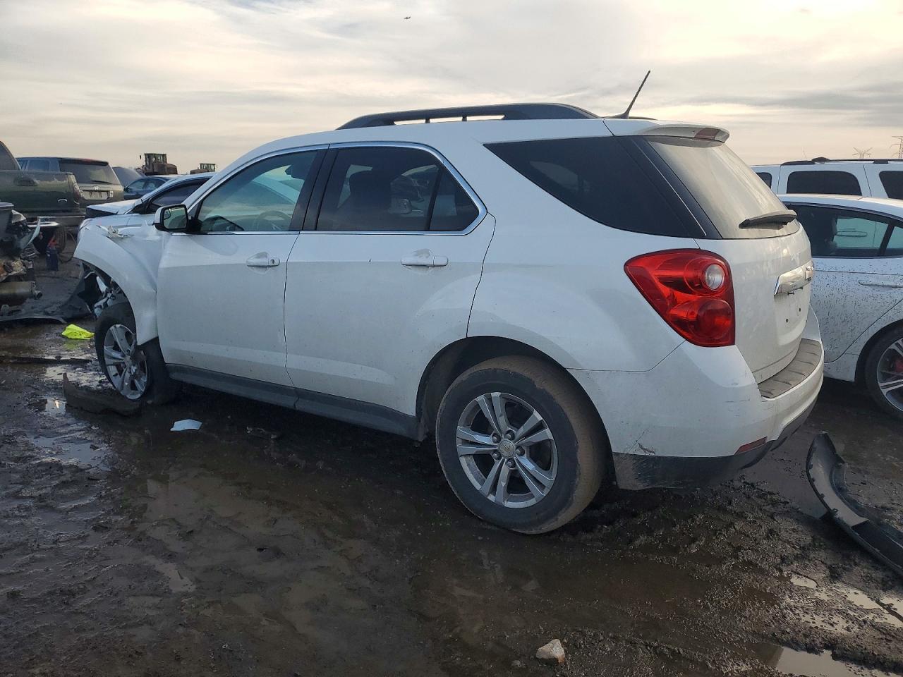 2013 CHEVROLET EQUINOX LT photo 2