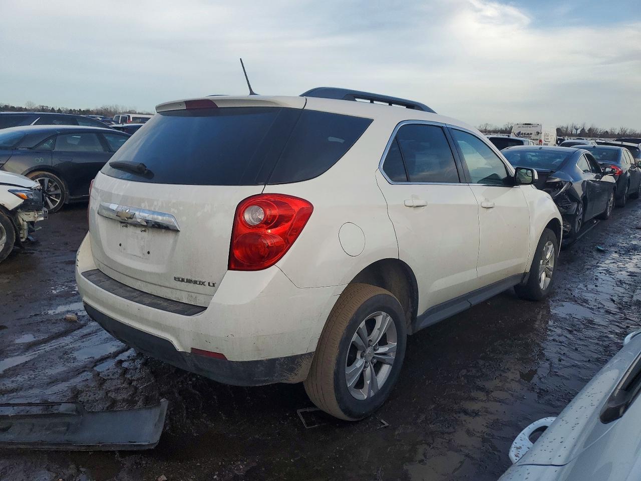 2013 CHEVROLET EQUINOX LT photo 3