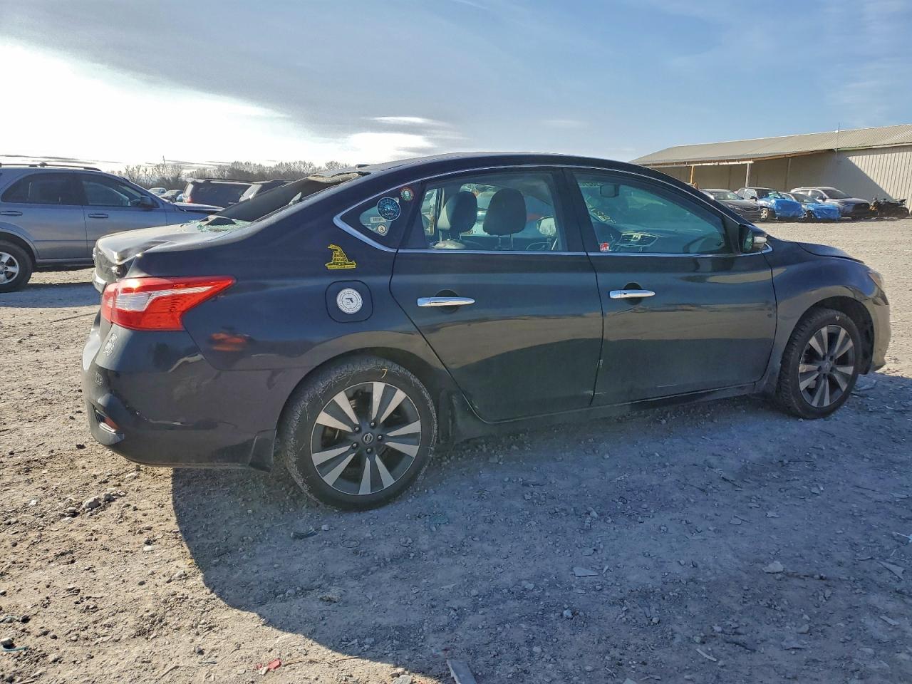 2019 NISSAN SENTRA S photo 3