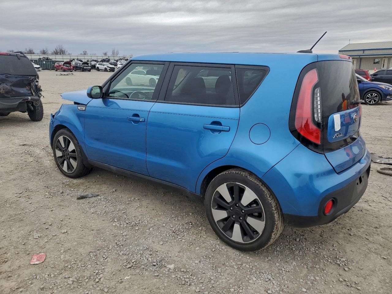 2018 KIA SOUL + photo 2