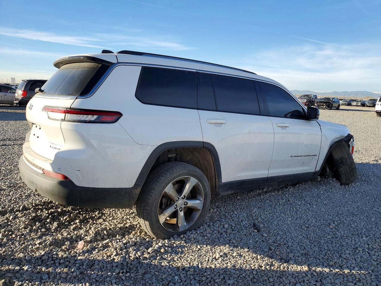 2022 JEEP GRAND CHEROKEE L LIMITED photo 3