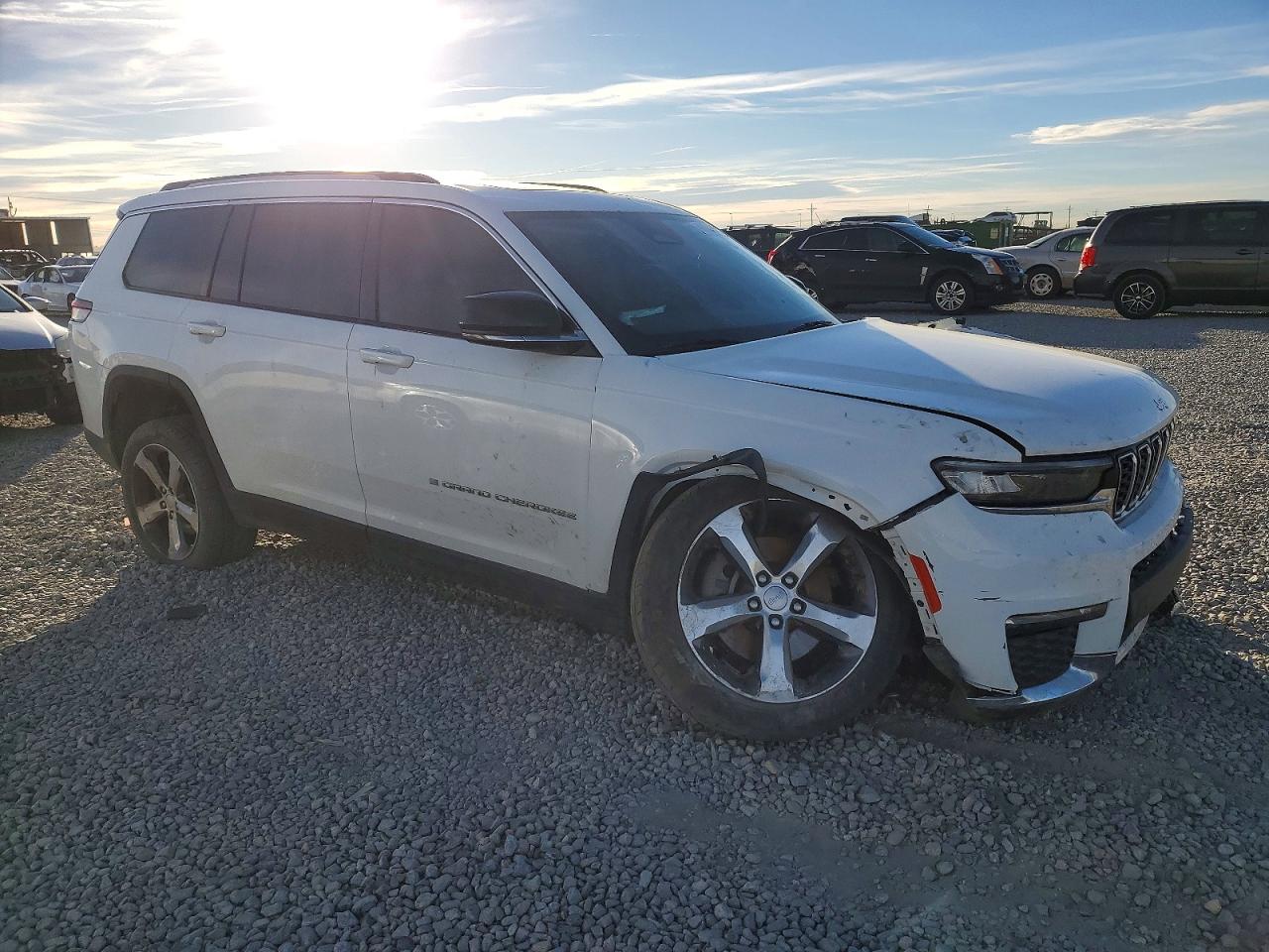 2022 JEEP GRAND CHEROKEE L LIMITED photo 4