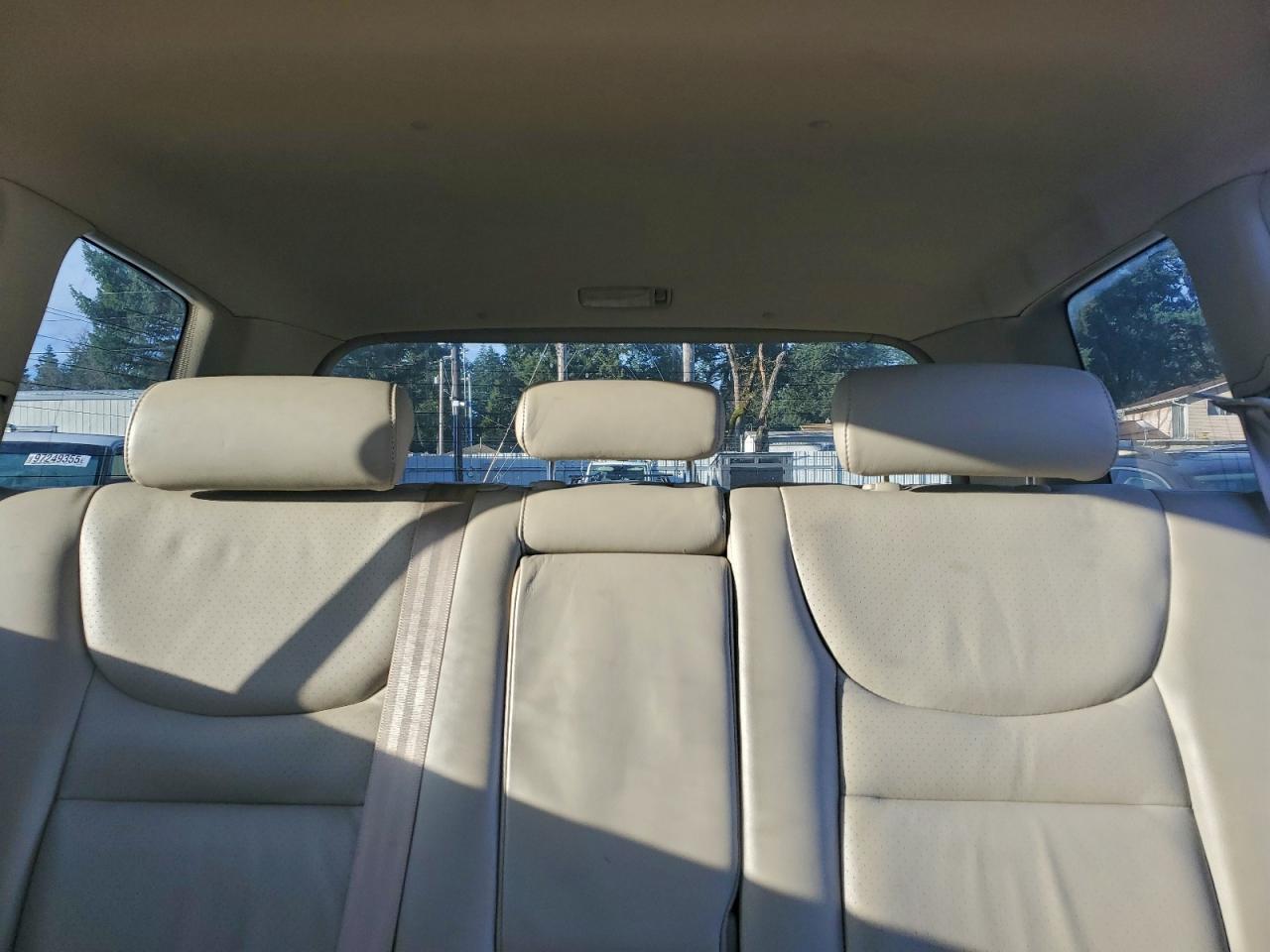 2003 TOYOTA HIGHLANDER LIMITED photo 10