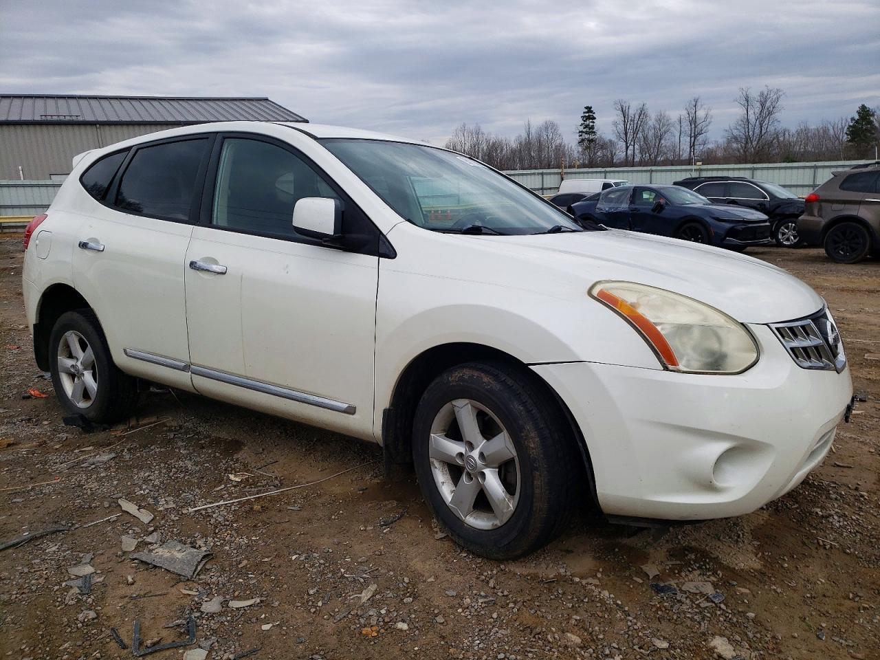 2013 NISSAN ROGUE S photo 4