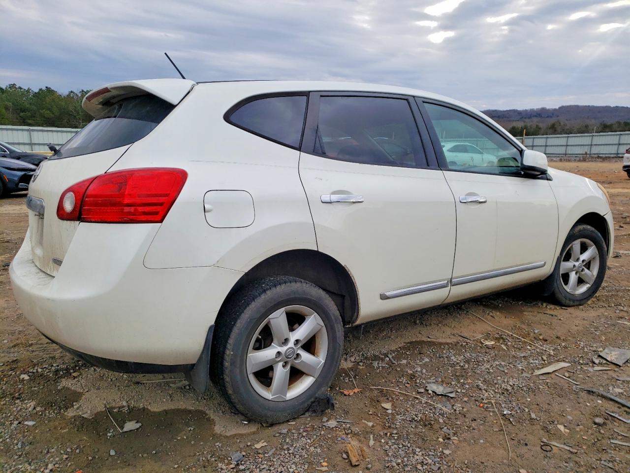 2013 NISSAN ROGUE S photo 3