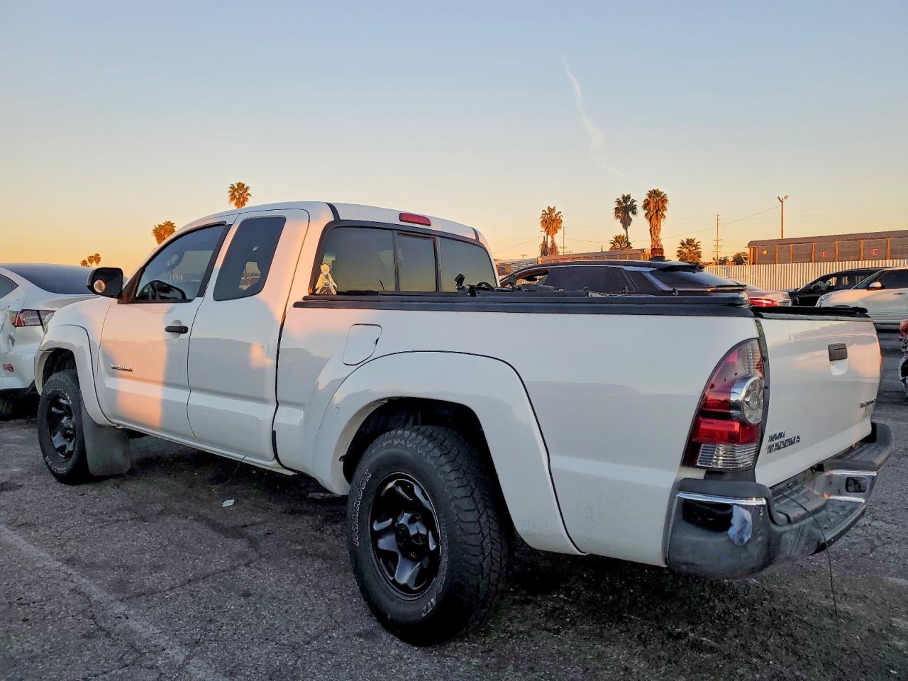 2013 TOYOTA TACOMA PRERUNNER ACCESS CAB photo 2