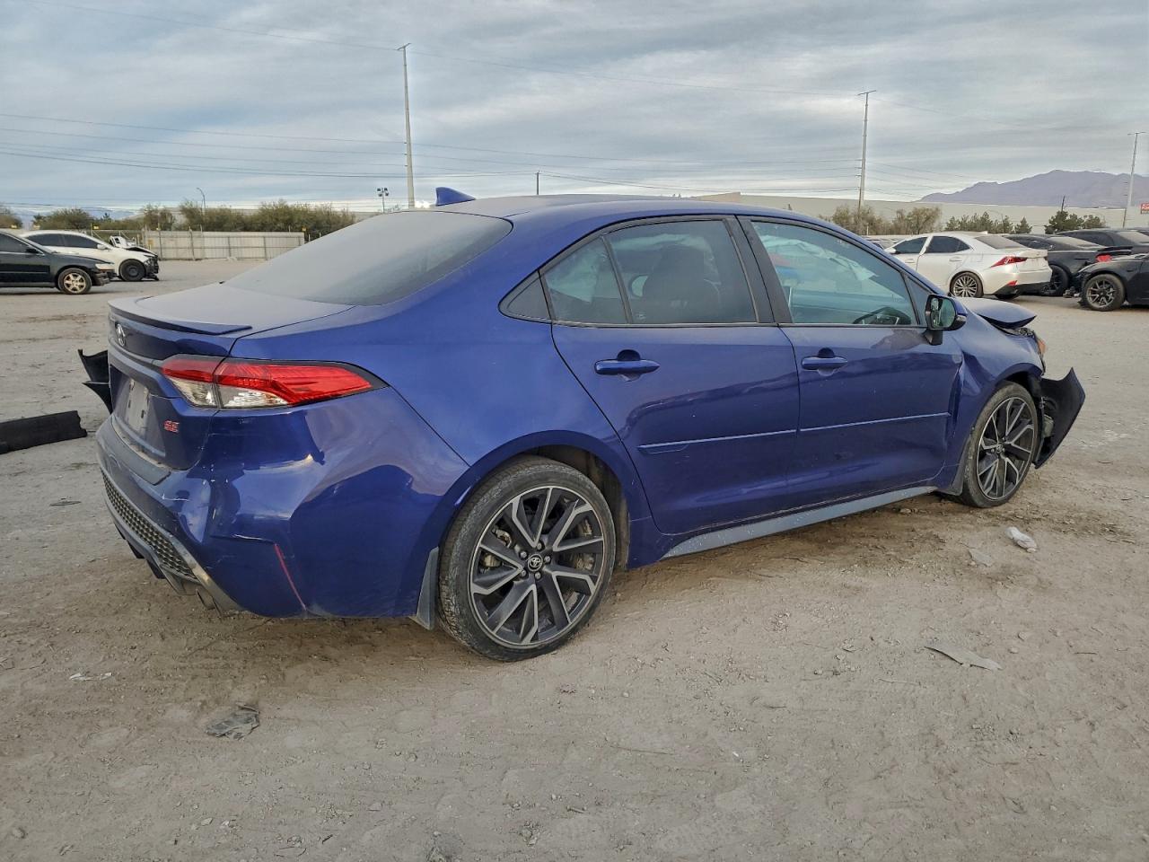2020 TOYOTA COROLLA SE photo 3