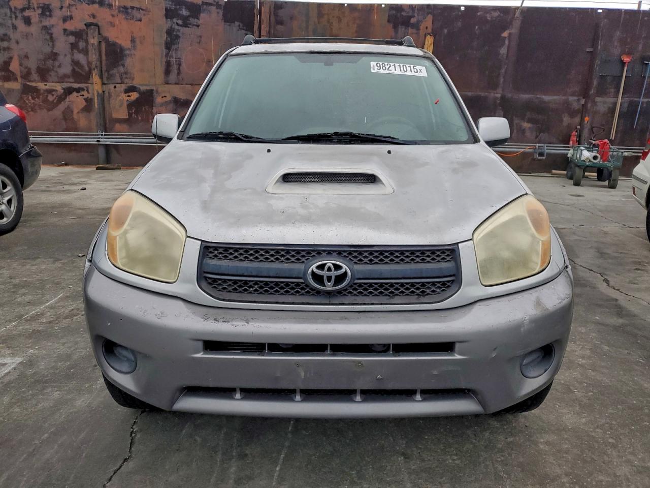 2004 TOYOTA RAV4 photo 5