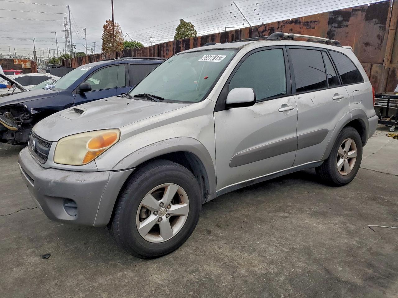 2004 TOYOTA RAV4